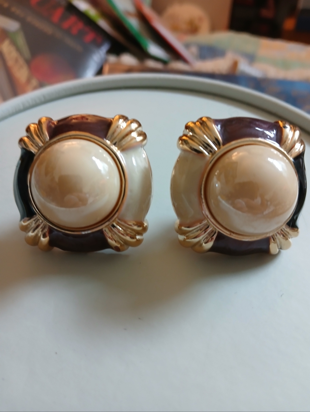 Vintage 80s clip on earrings